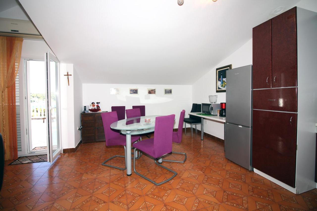 Kate'S Home Tisno Exterior foto