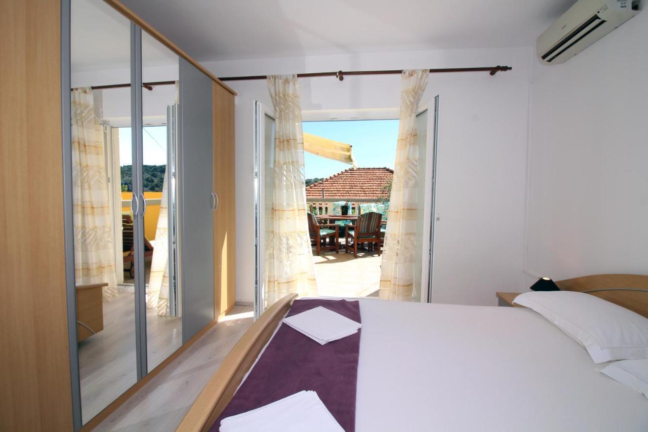 Kate'S Home Tisno Exterior foto